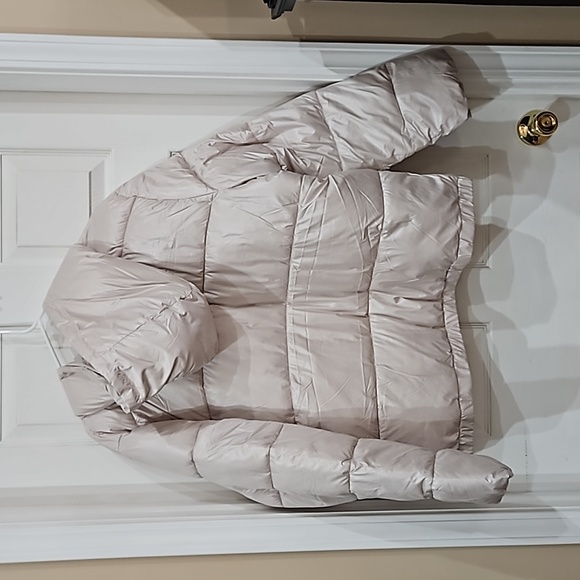 Torrid cropped hooded puffer jacket champagne pink color size 2x 18-20 - Picture 8 of 8